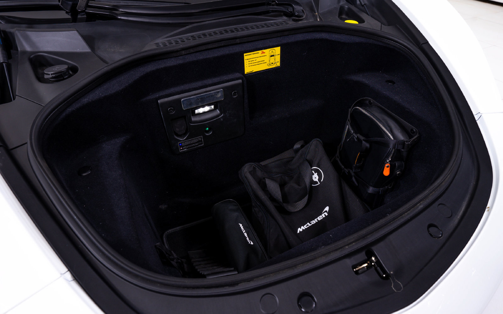 Used 2025 McLaren Artura Spider RWD image 25