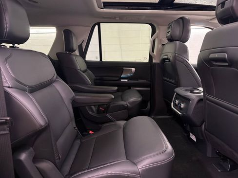 New 2026 Ford Expedition Max Platinum image 30