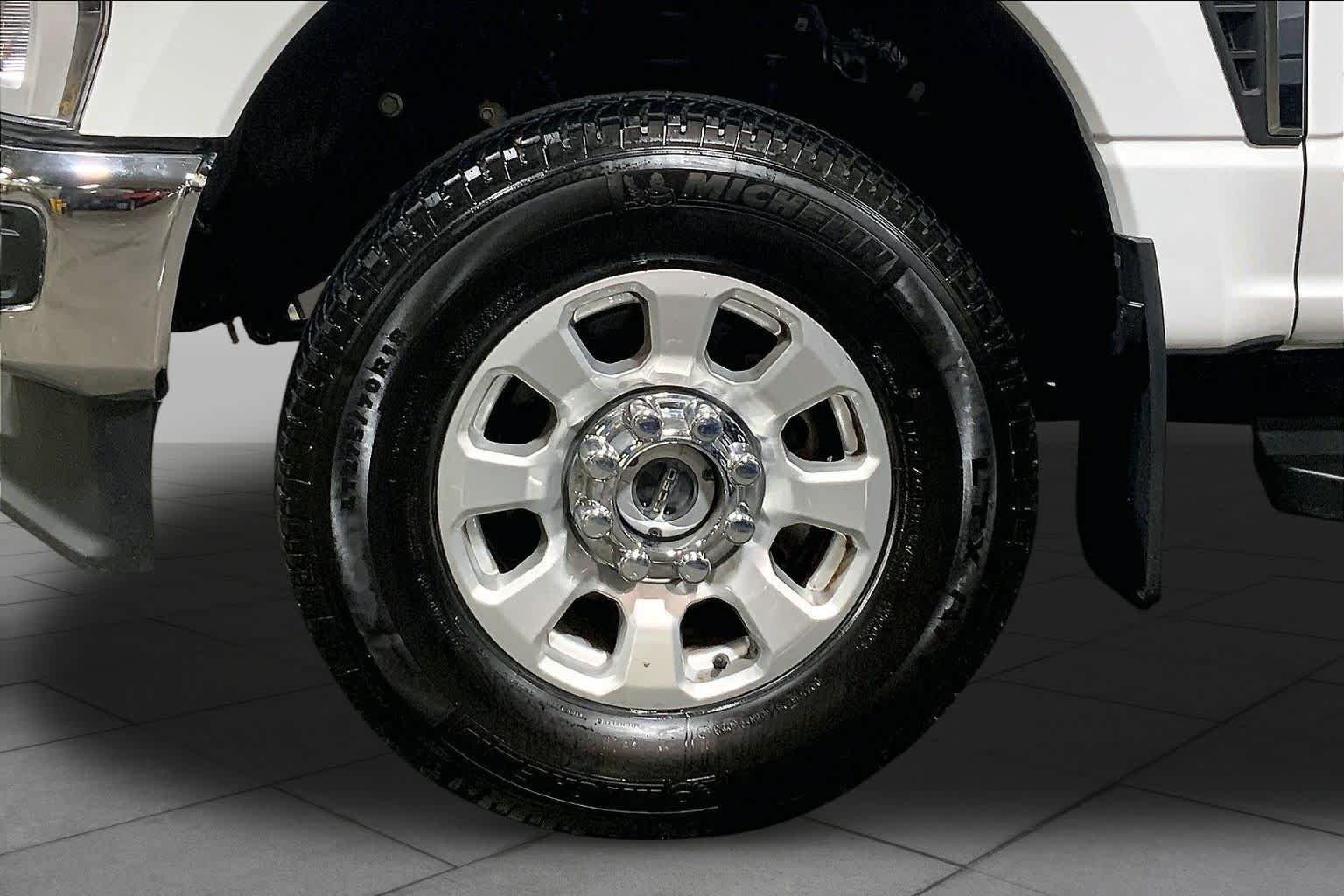 Used 2023 Ford F250 XLT w/ Snow Plow Prep Package AWD/4WD image 11