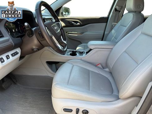 Used 2023 GMC Acadia SLT w/ Technology Package AWD/4WD image 9