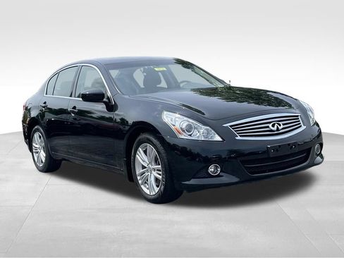 Used 2013 INFINITI G37 x Sedan w/ Premium Pkg AWD/4WD image 3