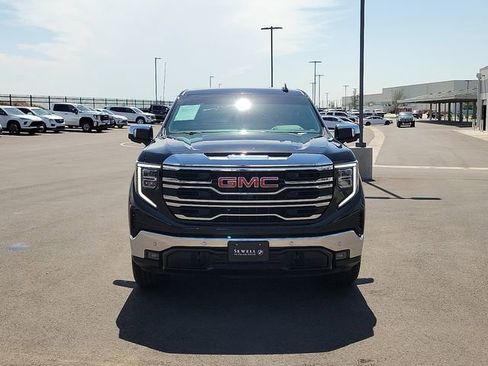 Used 2025 GMC Sierra 1500 SLT AWD/4WD image 8