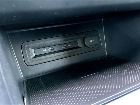 Used 2021 Volkswagen Atlas SE image 33