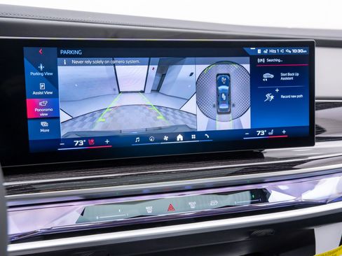 New 2025 BMW i7 M70 image 24