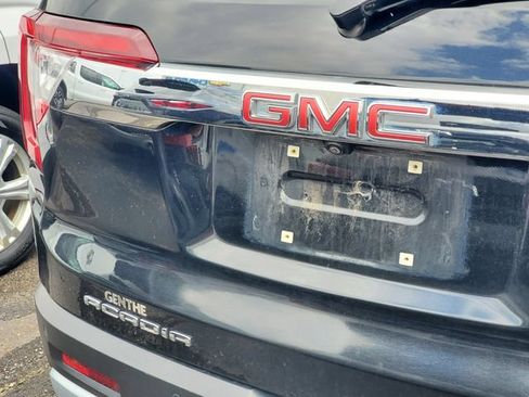 Certified 2023 GMC Acadia SLE w/ Driver Convenience Package FWD image 5
