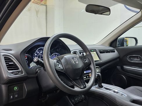 Used 2018 Honda HR-V EX image 13