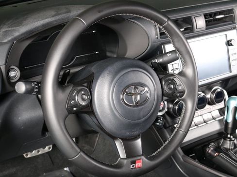 Used 2022 Toyota GR86 Premium image 32