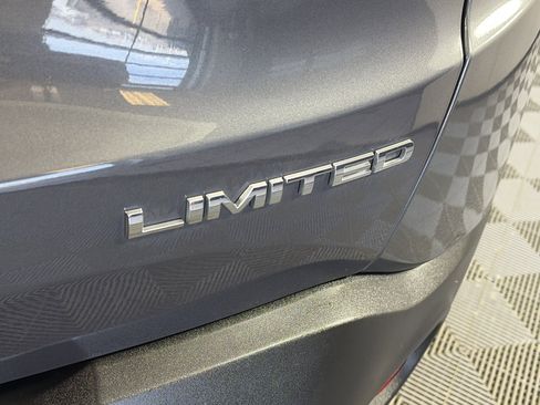 Used 2023 Jeep Renegade Limited w/ Sun/Sound Group AWD/4WD image 16
