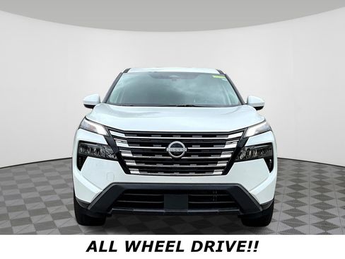 Certified 2026 Nissan Rogue SV AWD/4WD image 2
