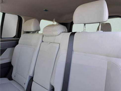 New 2026 Hyundai Santa Fe SE FWD image 9