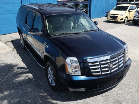 Used 2007 Cadillac Escalade ESV AWD w/ Information Package image 9