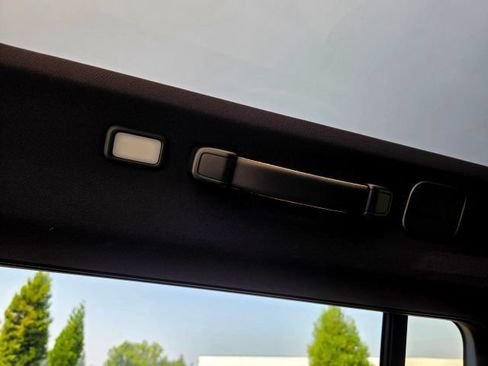 Used 2025 Rivian R1S Premium AWD/4WD image 57
