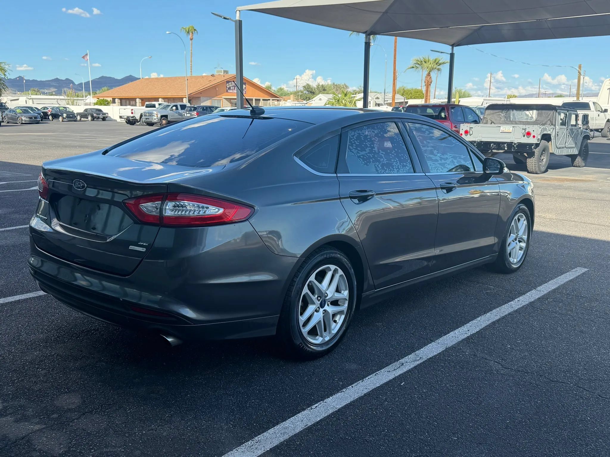 Used 2016 Ford Fusion SE FWD image 7