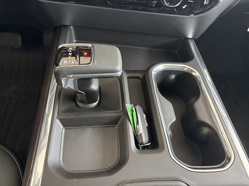 New 2026 GMC Sierra 1500 SLT image 26