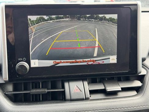 Used 2024 Toyota RAV4 LE AWD/4WD image 22