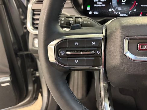 Used 2025 GMC Acadia Elevation image 34