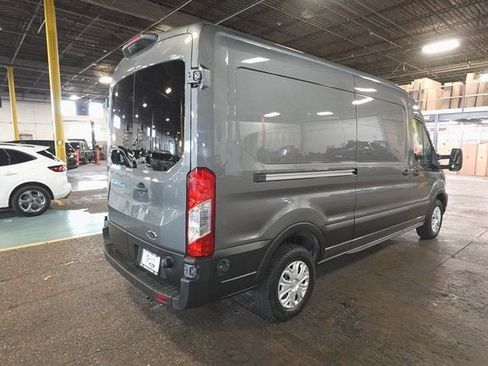 Used 2024 Ford E-Transit 148 Medium Roof image 5