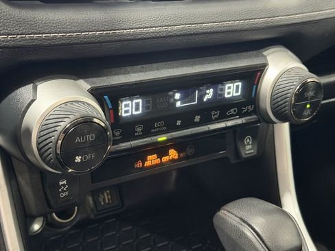 Used 2025 Toyota RAV4 XLE FWD image 20