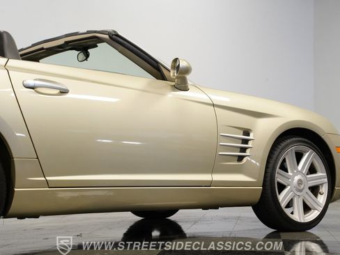 Used 2006 Chrysler Crossfire Limited RWD image 29