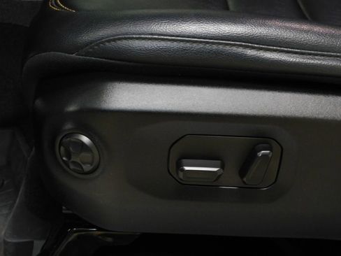 Used 2024 Jeep Wrangler Unlimited Sahara w/ Technology Group AWD/4WD image 26