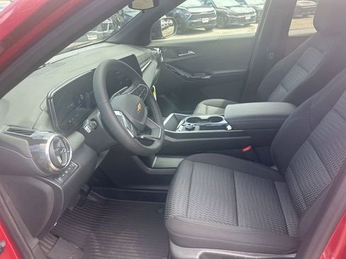 New 2026 Chevrolet Equinox LT w/ LPO, Floor Liner Package AWD/4WD image 7