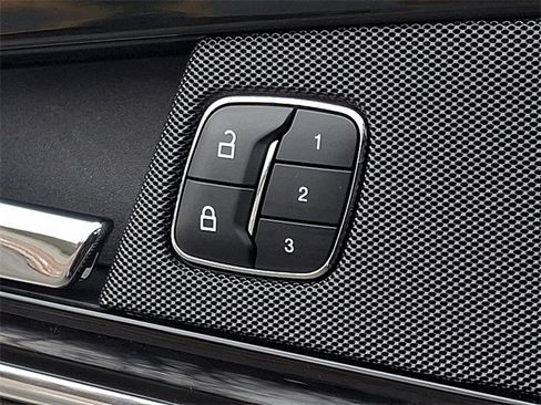 Used 2022 Lincoln Nautilus Reserve image 28