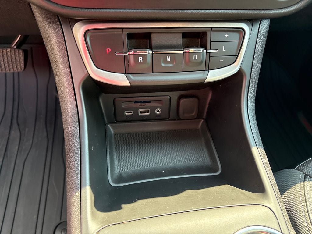 Used 2023 GMC Terrain SLT w/ Tech Package FWD image 33