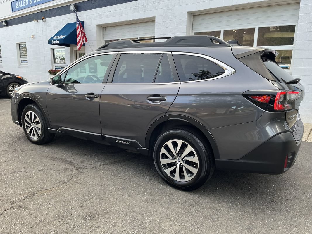 Used 2022 Subaru Outback Premium w/ Popular Package #1 AWD/4WD image 2