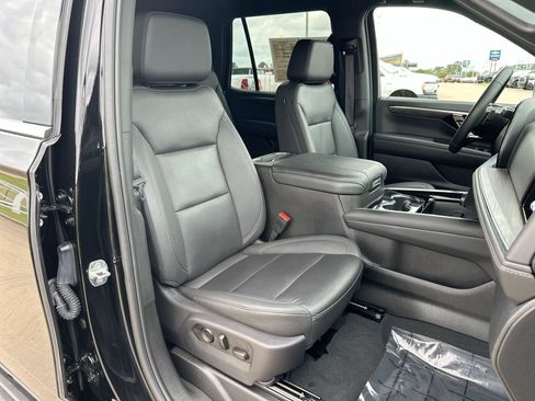 Used 2025 Chevrolet Tahoe LT AWD/4WD image 24
