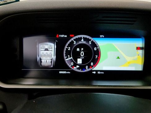 Used 2018 Land Rover Discovery HSE AWD/4WD image 15