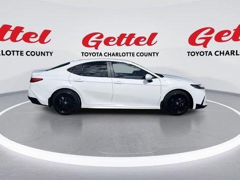 Used 2026 Toyota Camry SE image 9