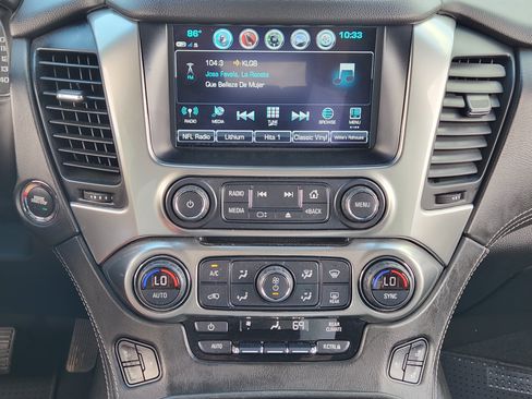 Used 2019 Chevrolet Suburban Premier AWD/4WD image 18