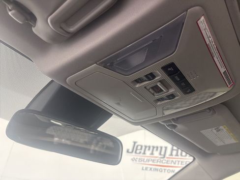 Used 2020 Toyota RAV4 XLE w/ Convenience Package image 21