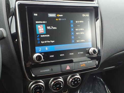 Used 2025 Mitsubishi Outlander Sport LE AWD/4WD image 21