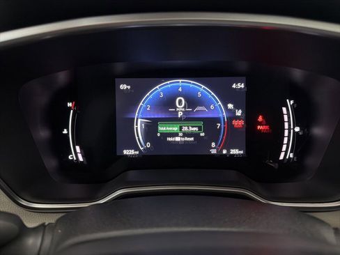 Used 2024 Toyota Corolla Cross XLE w/ Convenience Package image 32