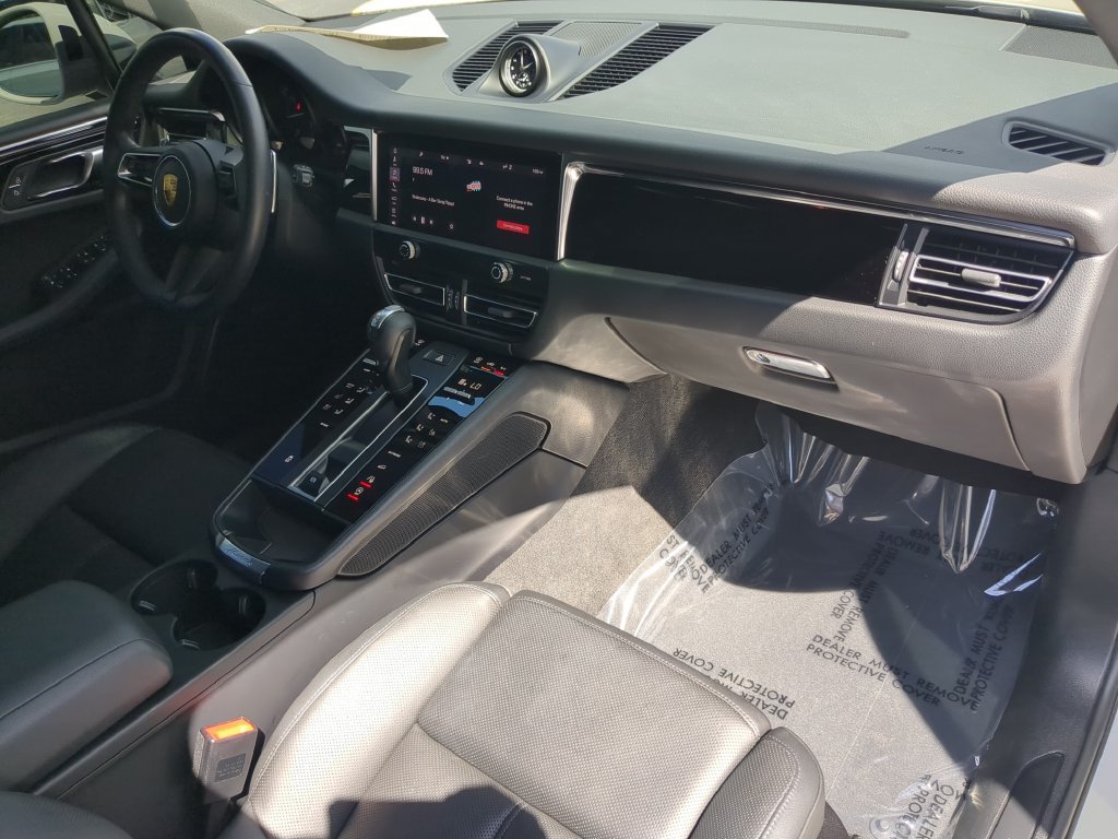 Used 2022 Porsche Macan AWD/4WD image 11