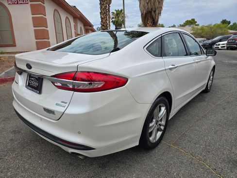 Used 2018 Ford Fusion SE w/ Fusion SE Technology Package FWD image 7