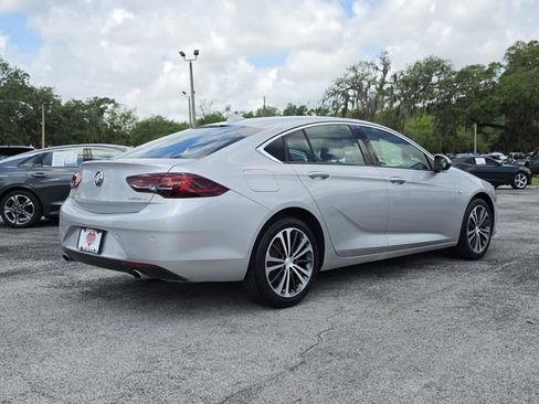 Used 2018 Buick Regal Essence w/ Driver Confidence Package #1 FWD image 5