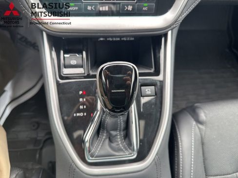 Used 2023 Subaru Outback Touring XT AWD/4WD image 36