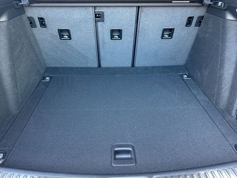 New 2026 Porsche Macan image 17