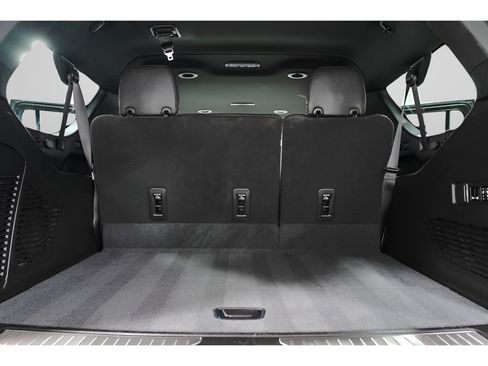 Used 2023 Chevrolet Suburban Premier AWD/4WD image 36