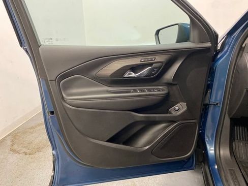 Used 2024 GMC Terrain SLT w/ LPO, Floor Liner Package AWD/4WD image 17