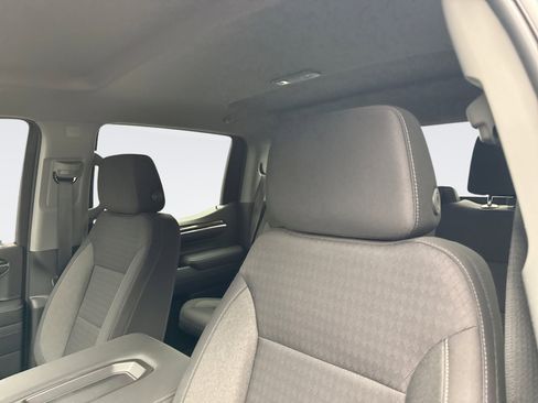 Used 2022 Chevrolet Silverado 1500 LT AWD/4WD image 9