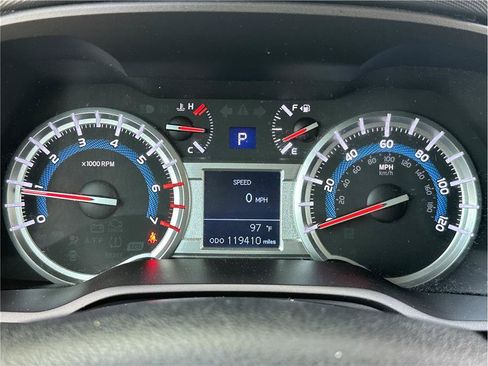 Used 2015 Toyota 4Runner SR5 AWD/4WD image 21