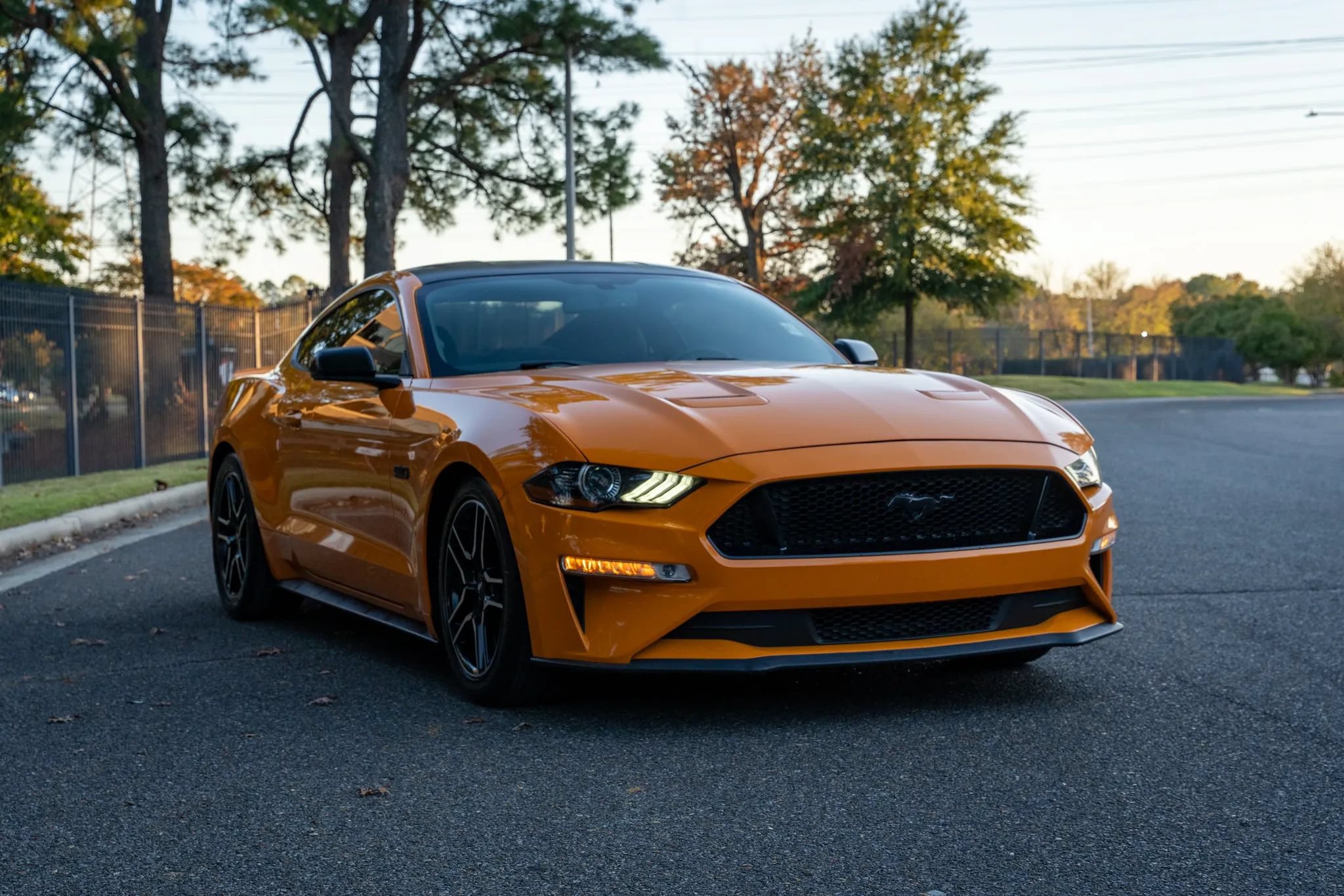 Used 2018 Ford Mustang GT RWD image 3