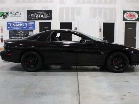 Used 1995 Chevrolet Camaro Z28 RWD image 25