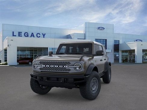 New 2025 Ford Bronco Badlands image 2