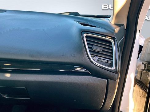 Used 2015 MAZDA MAZDA3 i Touring w/ Technology Package image 17