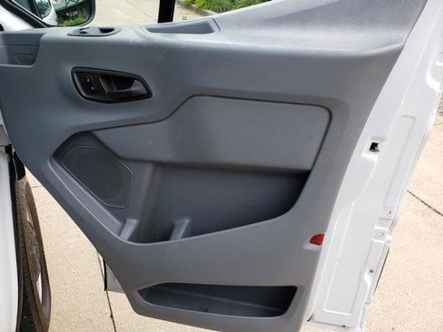 Used 2016 Ford Transit 250 130 Low Roof RWD image 17