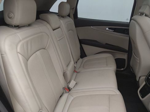 Used 2019 Lincoln Nautilus Reserve FWD image 19